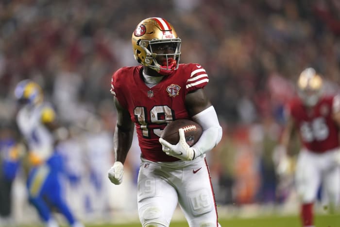 San Francisco 49ers WR Deebo Samuel scores touchdown